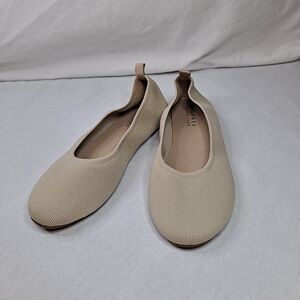 Journee Collection Women's Cream Flats